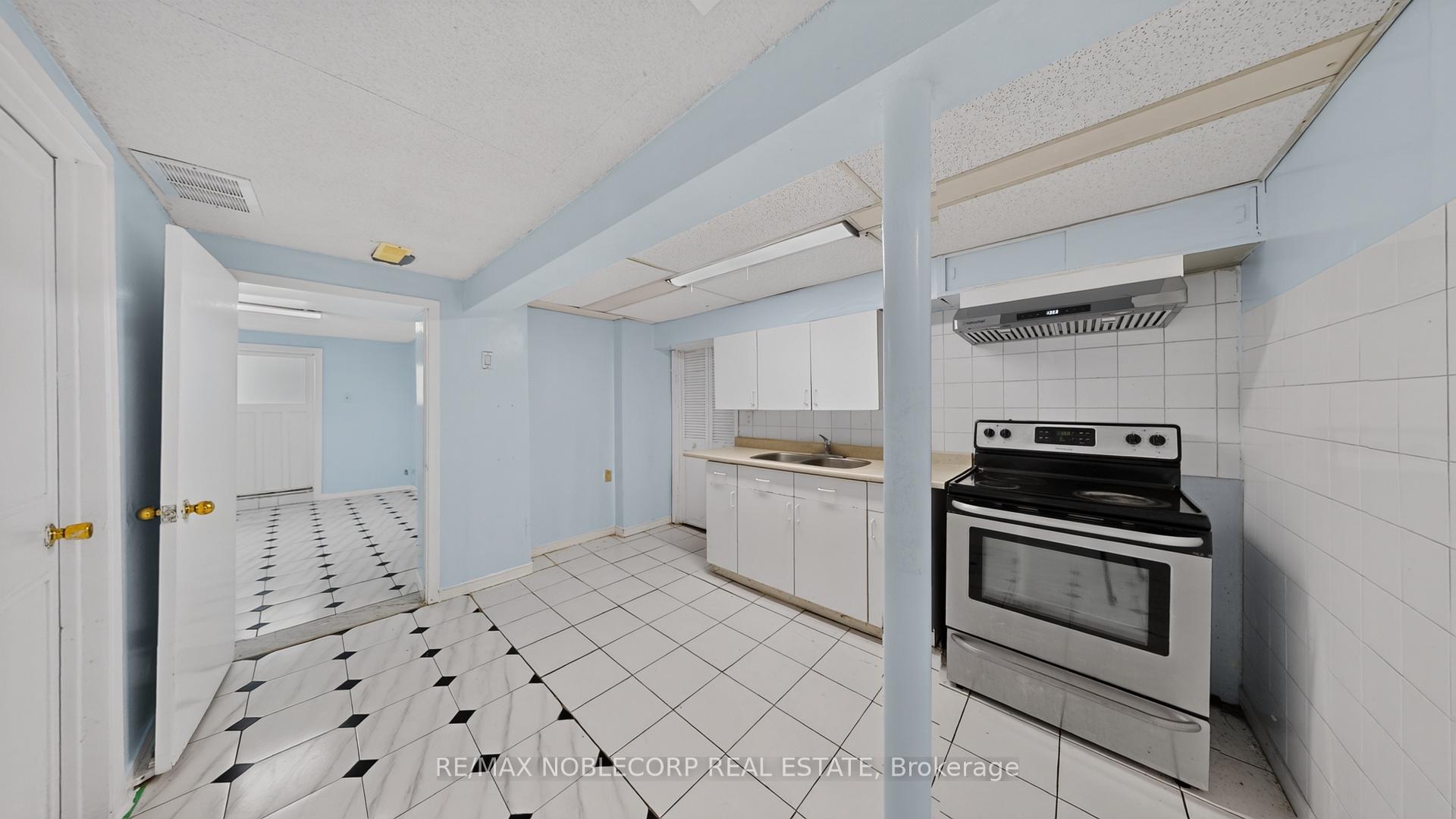 Photo 27 of 95 Snowood Court, North York, Glenfield-Jane Heights — HOMEH