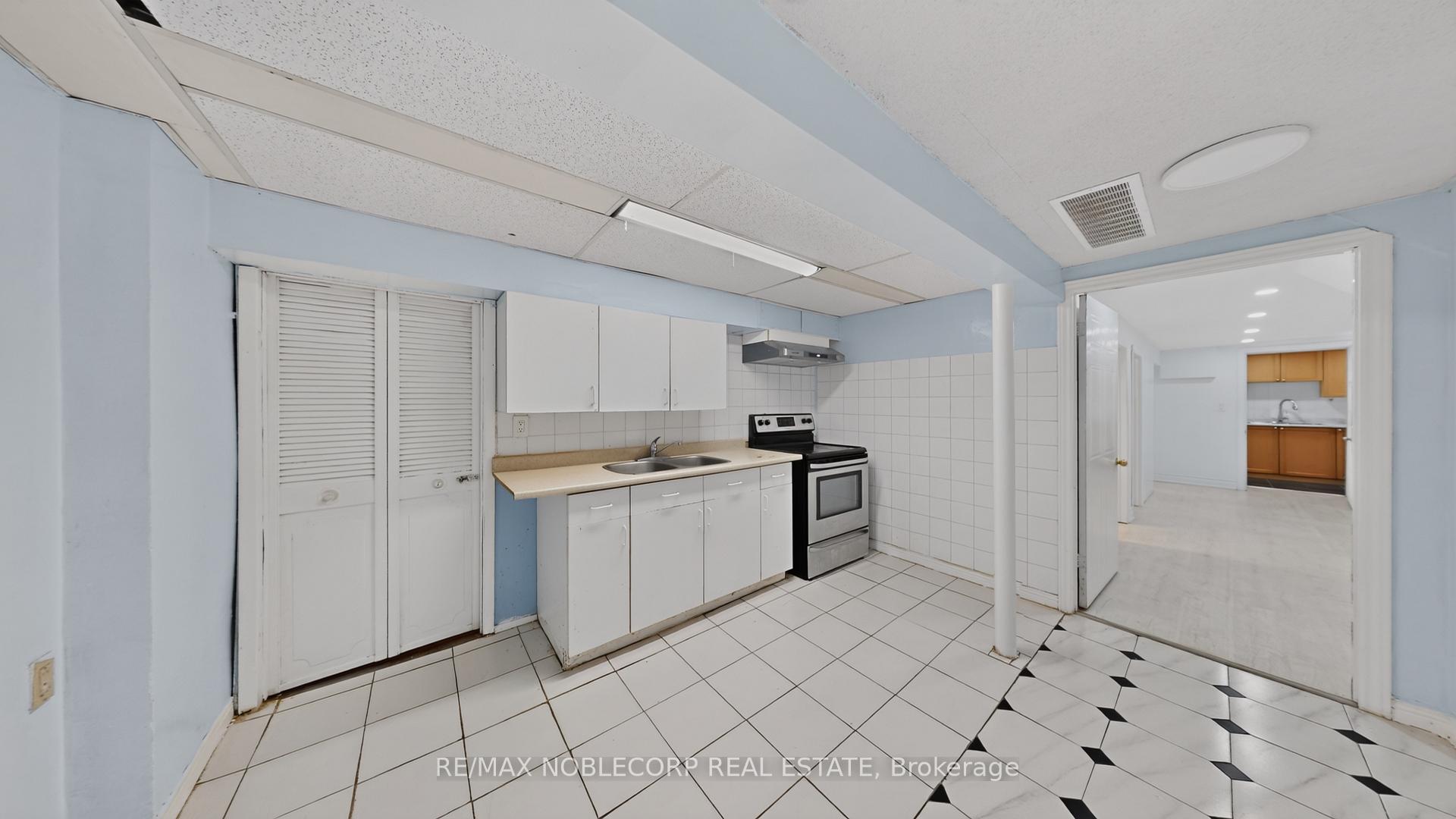 Photo 28 of 95 Snowood Court, North York, Glenfield-Jane Heights — HOMEH