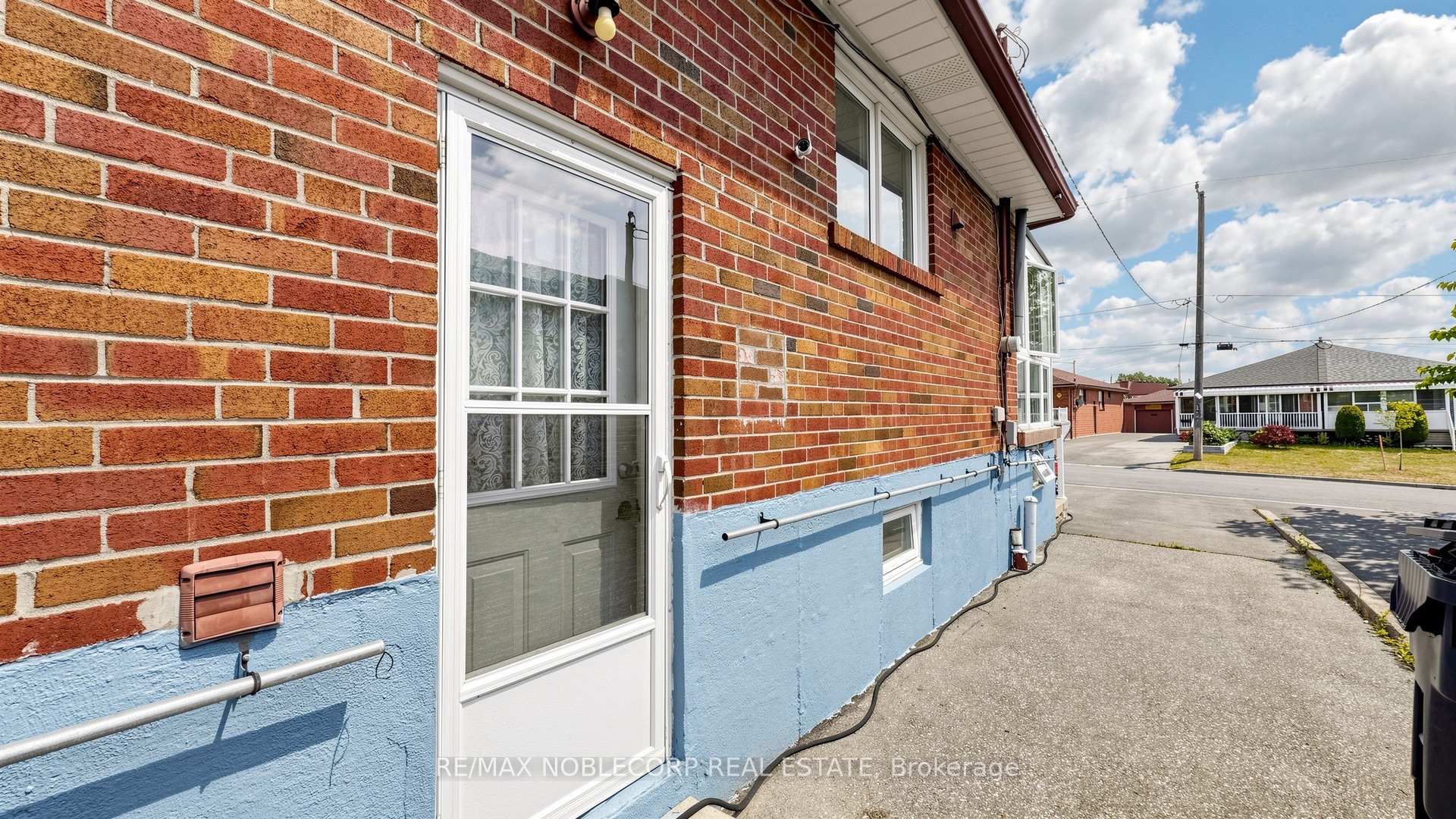 Photo 37 of 95 Snowood Court, North York, Glenfield-Jane Heights — HOMEH