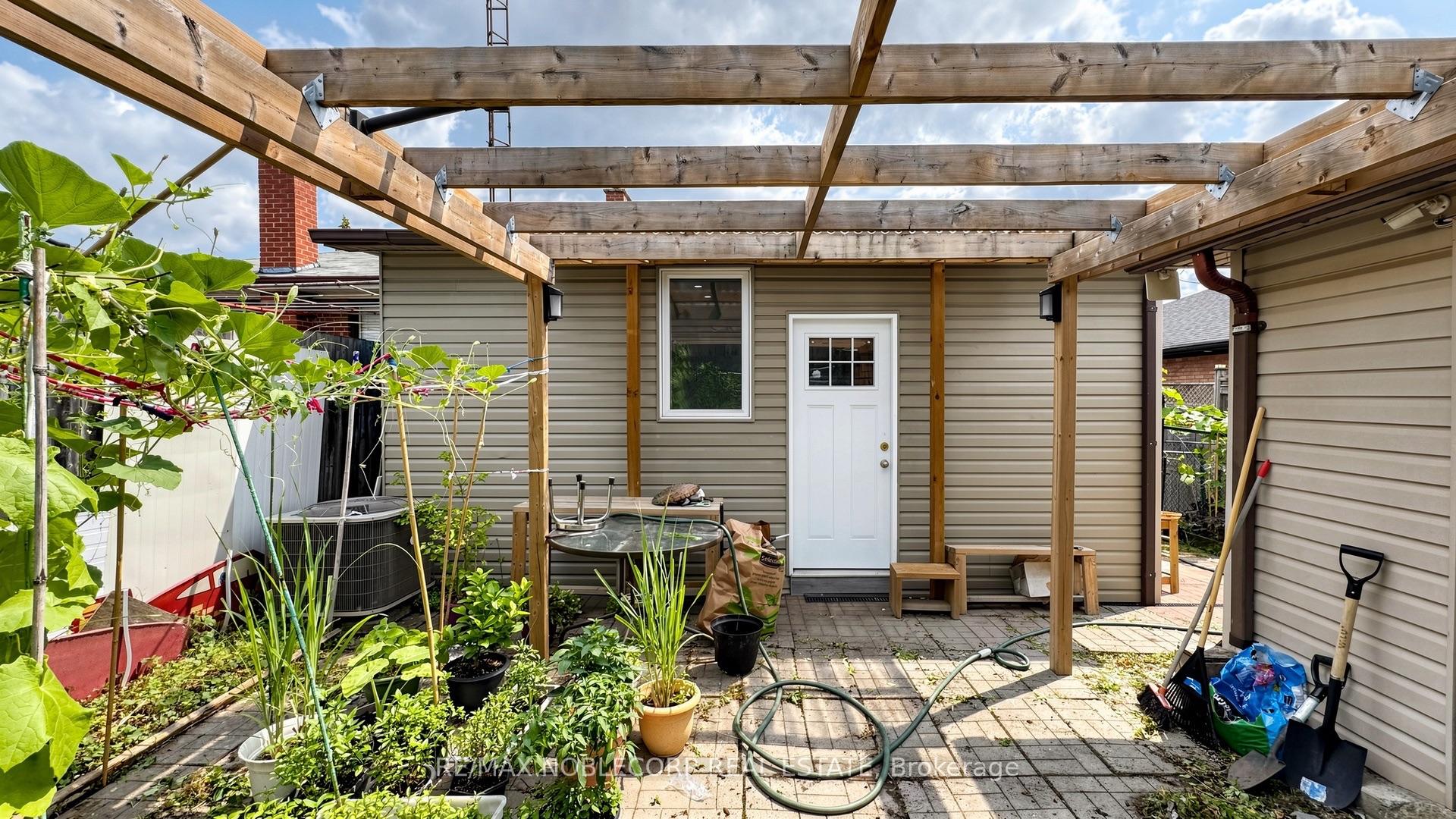 Photo 38 of 95 Snowood Court, North York, Glenfield-Jane Heights — HOMEH