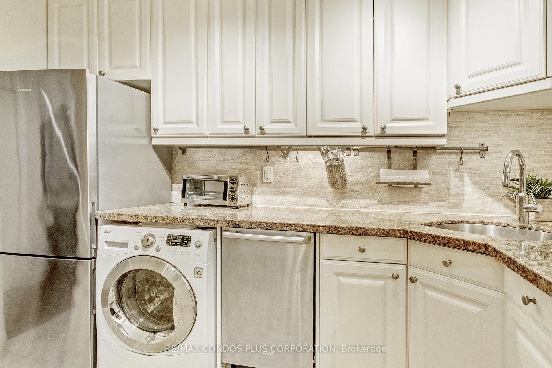 Photo 14 of Unit 202, 35 Raglan Avenue, Toronto, Forest Hill South — HOMEH