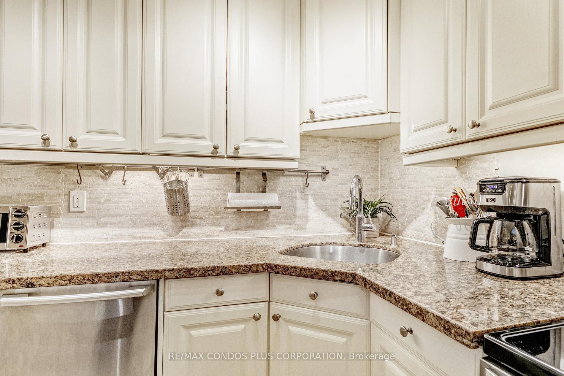 Photo 18 of Unit 202, 35 Raglan Avenue, Toronto, Forest Hill South — HOMEH