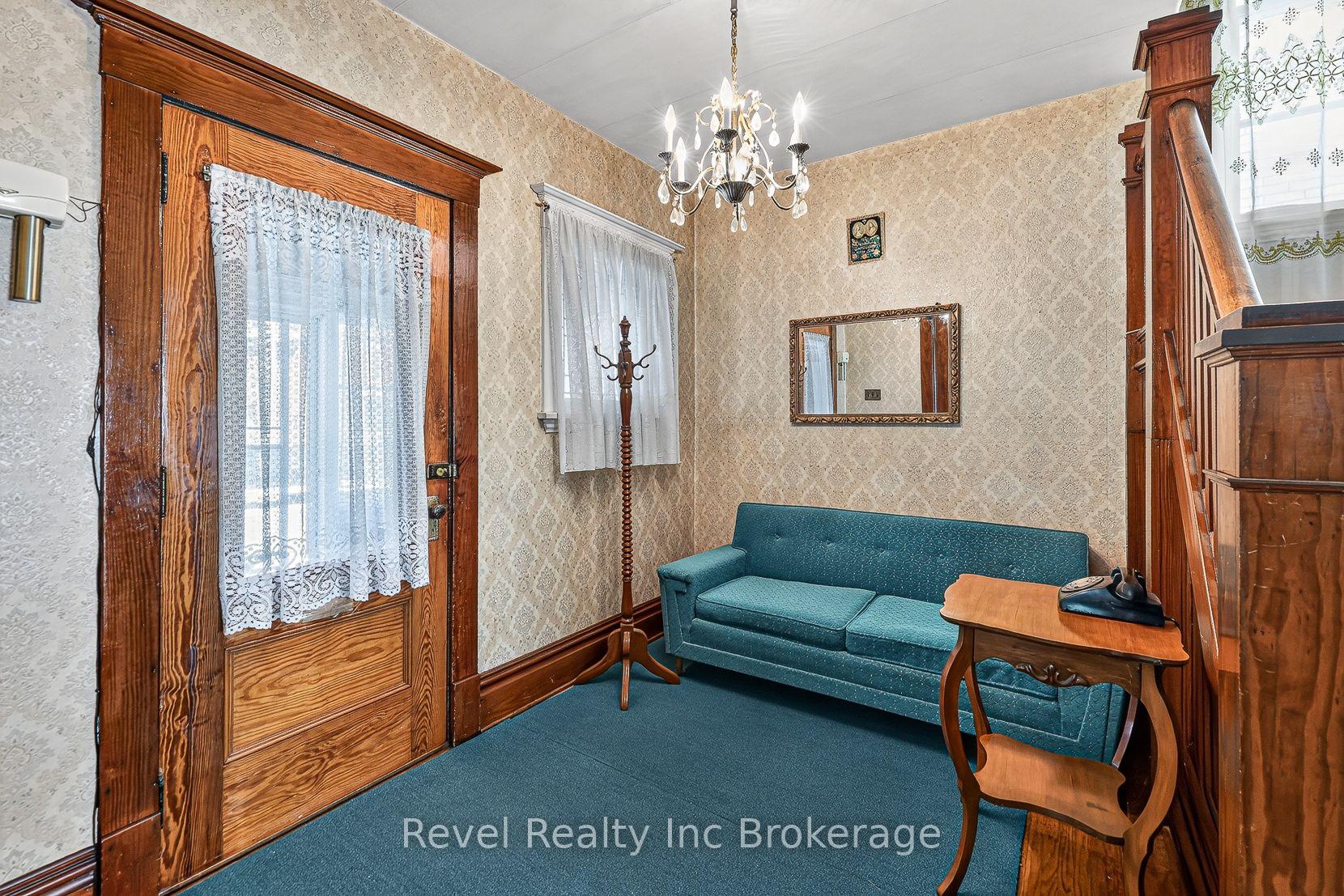 Photo 7 of 596 King Street, Woodstock, Woodstock - South — HOMEH