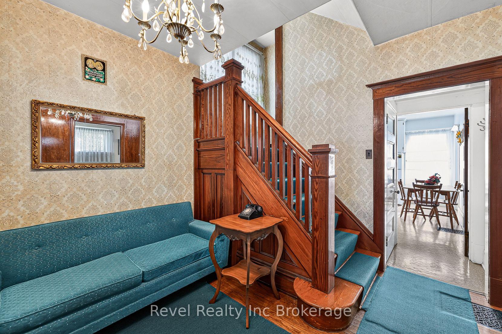 Photo 8 of 596 King Street, Woodstock, Woodstock - South — HOMEH