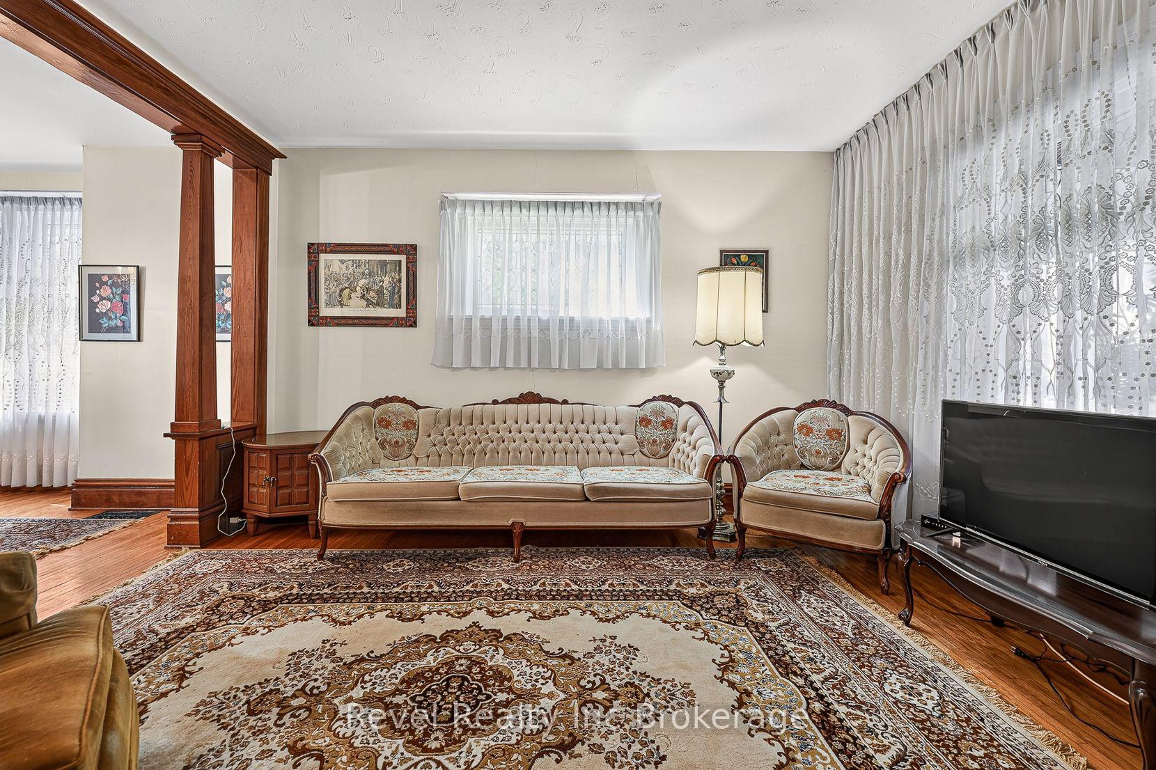 Photo 11 of 596 King Street, Woodstock, Woodstock - South — HOMEH