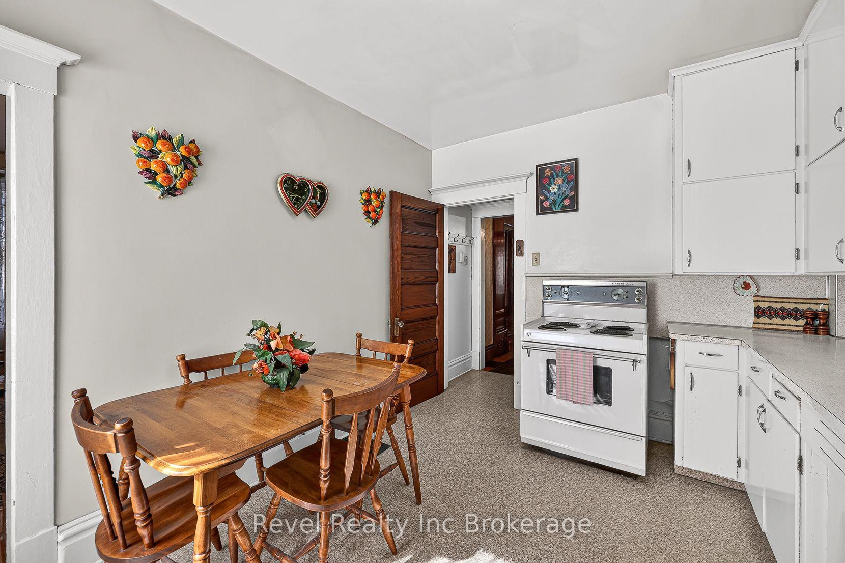 Photo 18 of 596 King Street, Woodstock, Woodstock - South — HOMEH