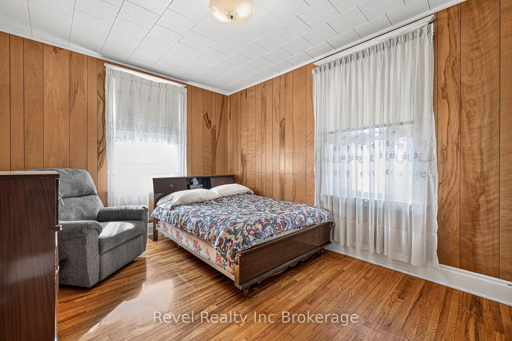 Photo 20 of 596 King Street, Woodstock, Woodstock - South — HOMEH