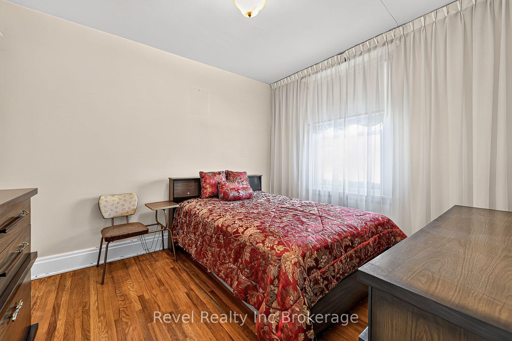 Photo 22 of 596 King Street, Woodstock, Woodstock - South — HOMEH