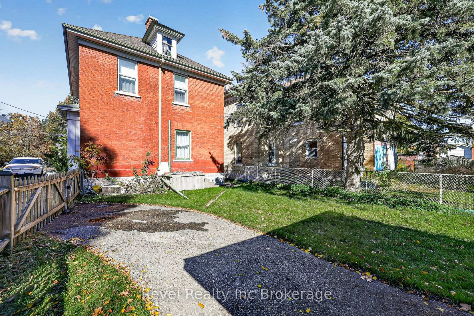 Photo 33 of 596 King Street, Woodstock, Woodstock - South — HOMEH