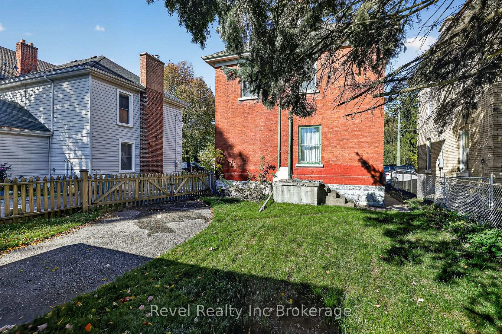 Photo 34 of 596 King Street, Woodstock, Woodstock - South — HOMEH