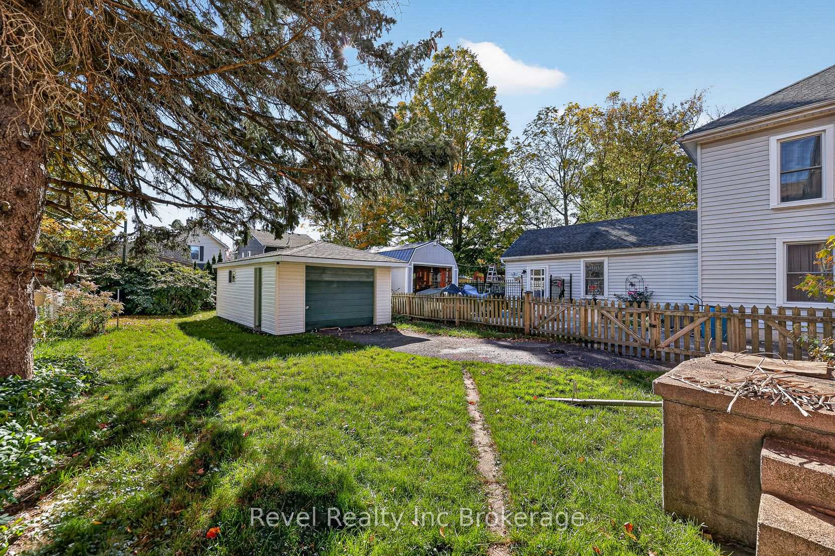 Photo 35 of 596 King Street, Woodstock, Woodstock - South — HOMEH