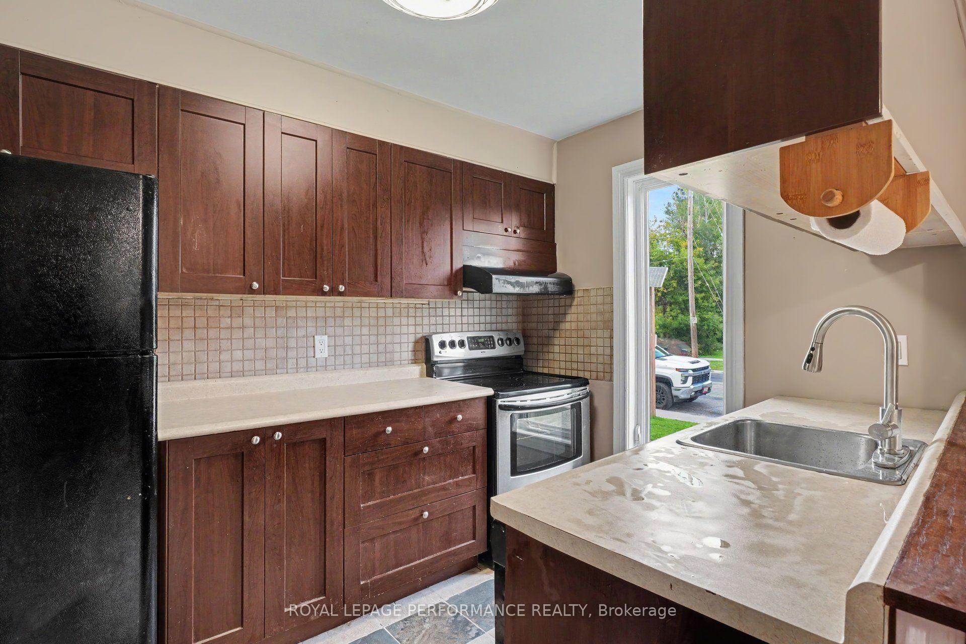 Photo 7 of 1394 Ridgebrook Drive, Ottawa, Pineview — HOMEH