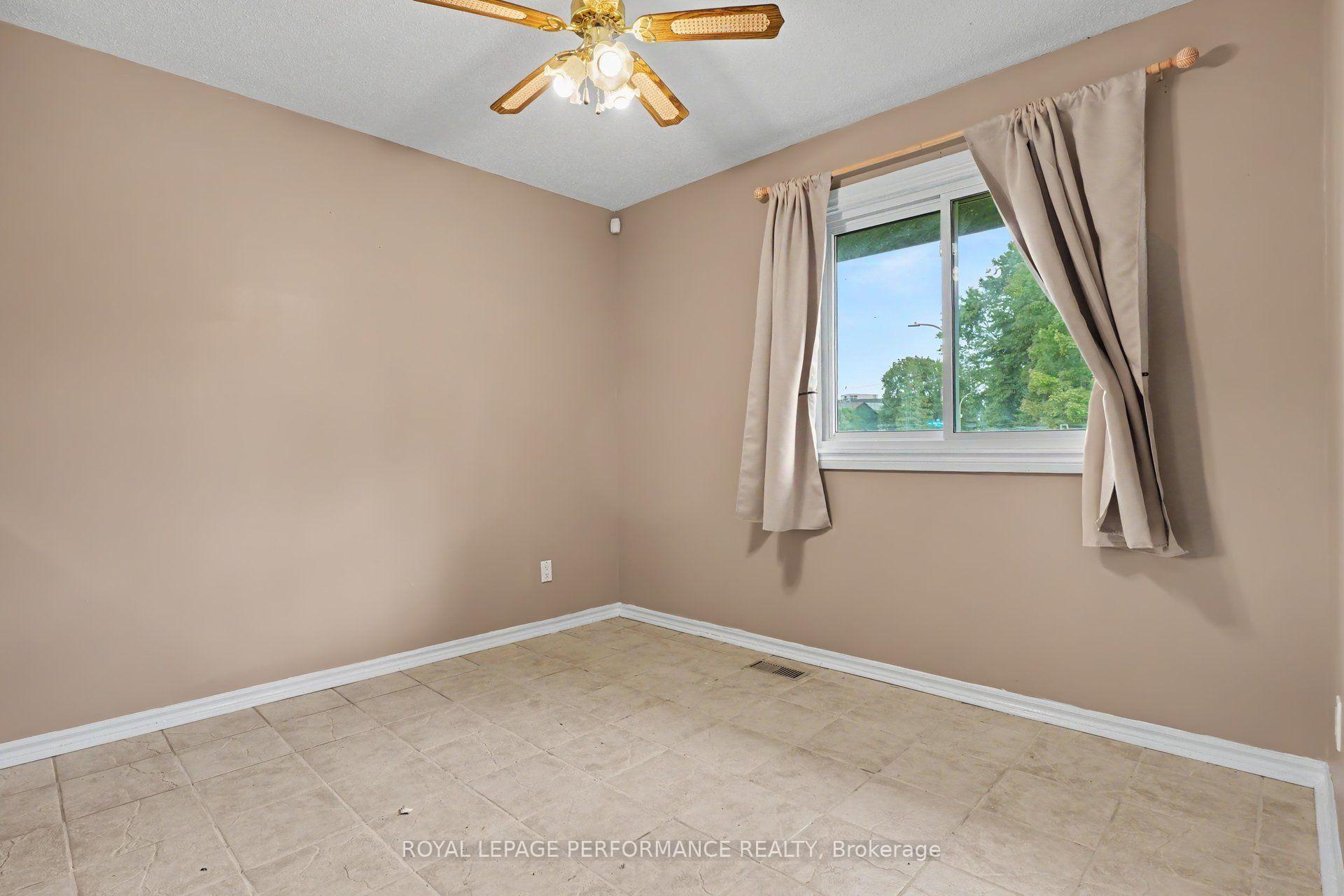 Photo 9 of 1394 Ridgebrook Drive, Ottawa, Pineview — HOMEH