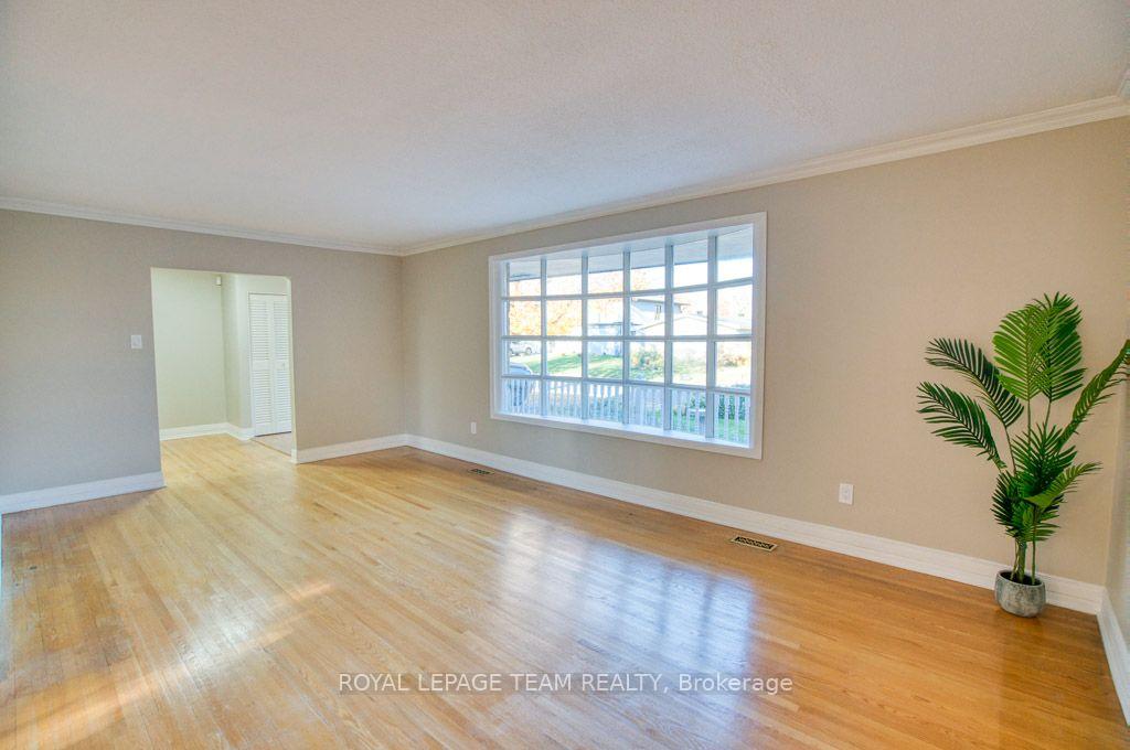 Photo 9 of 2998 Hyde Street, Ottawa, Riverside Park South — HOMEH