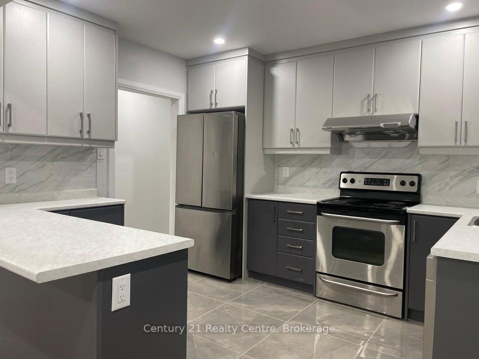 Photo 3 of Unit Upper Lvl, 19 Athlone Avenue, Brampton, Avondale — HOMEH