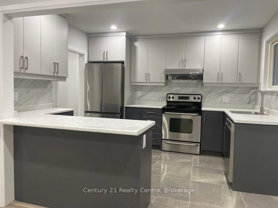 Photo 5 of Unit Upper Lvl, 19 Athlone Avenue, Brampton, Avondale — HOMEH