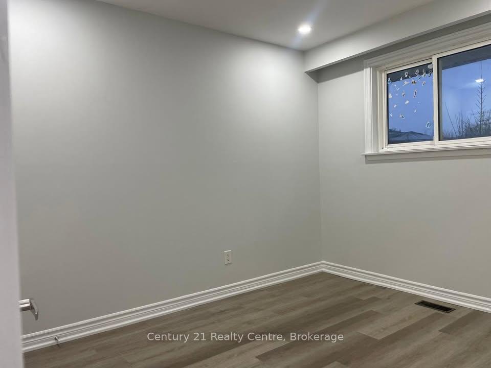 Photo 9 of Unit Upper Lvl, 19 Athlone Avenue, Brampton, Avondale — HOMEH
