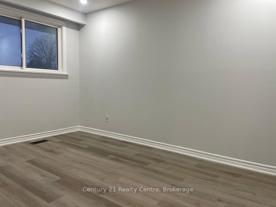 Photo 10 of Unit Upper Lvl, 19 Athlone Avenue, Brampton, Avondale — HOMEH