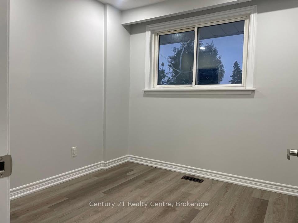Photo 11 of Unit Upper Lvl, 19 Athlone Avenue, Brampton, Avondale — HOMEH