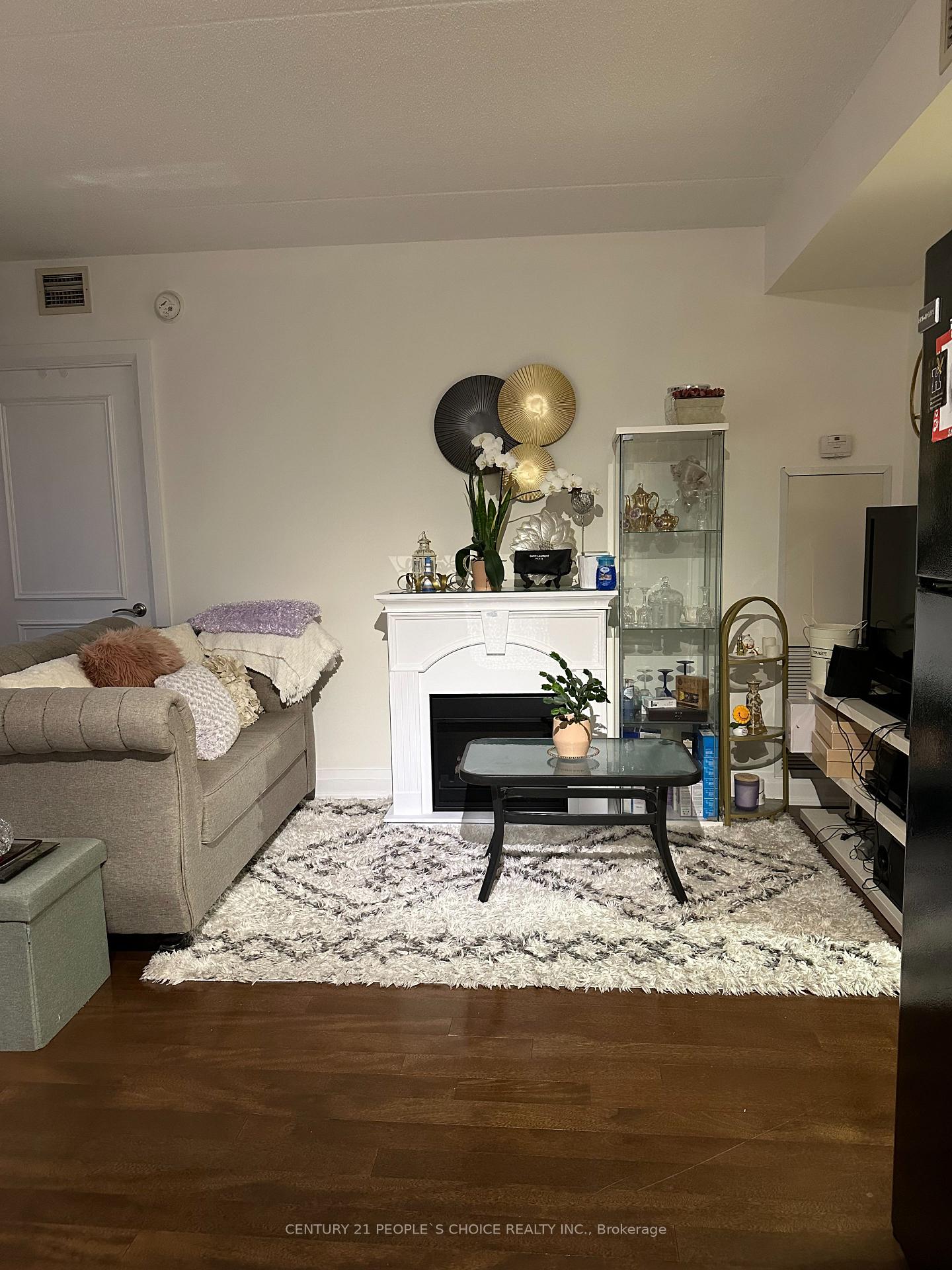Front of Unit 408, 2737 Keele Street
