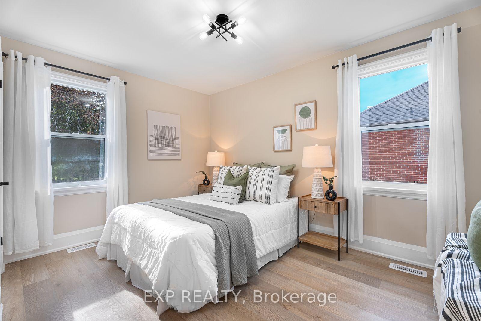 Photo 17 of 858 Grierson Street, Oshawa, Centennial — HOMEH