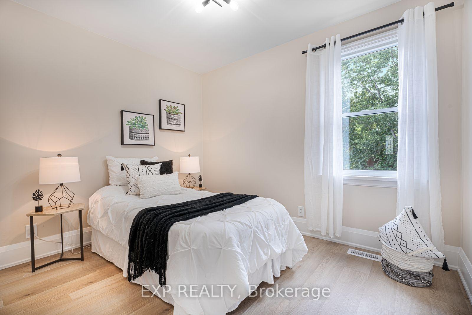 Photo 19 of 858 Grierson Street, Oshawa, Centennial — HOMEH