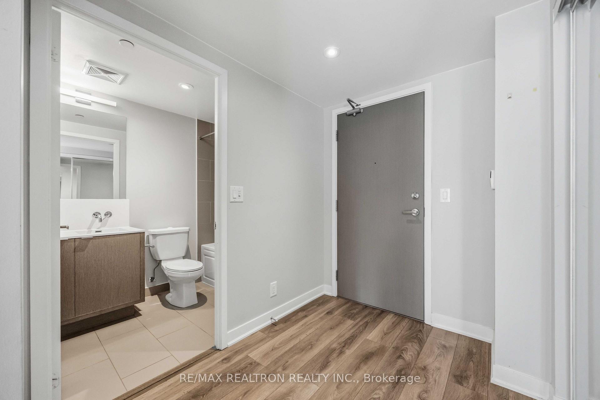 Photo 5 of Unit 1410, 88 Harbour Street, Toronto, Waterfront Communities — HOMEH