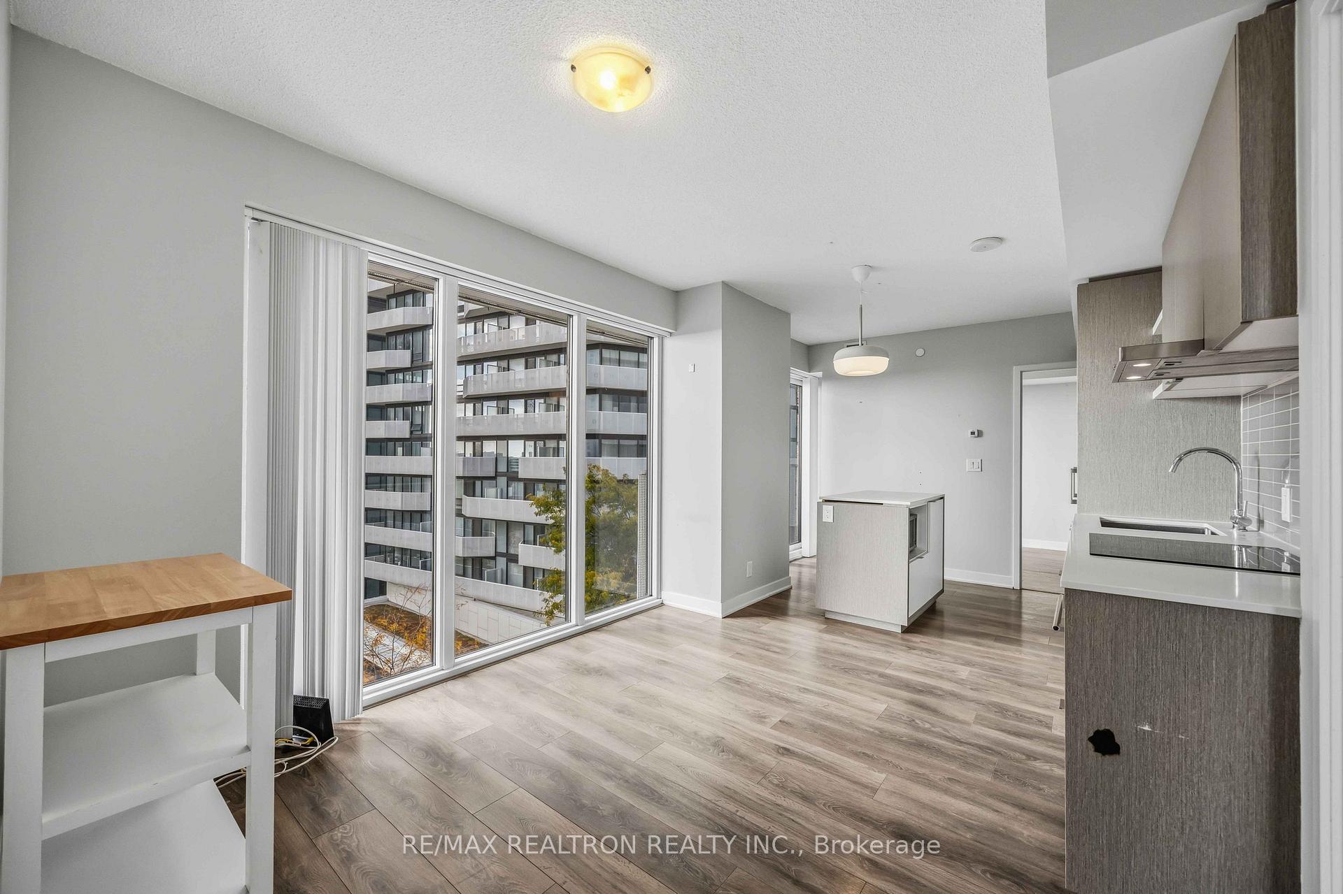 Photo 8 of Unit 1410, 88 Harbour Street, Toronto, Waterfront Communities — HOMEH