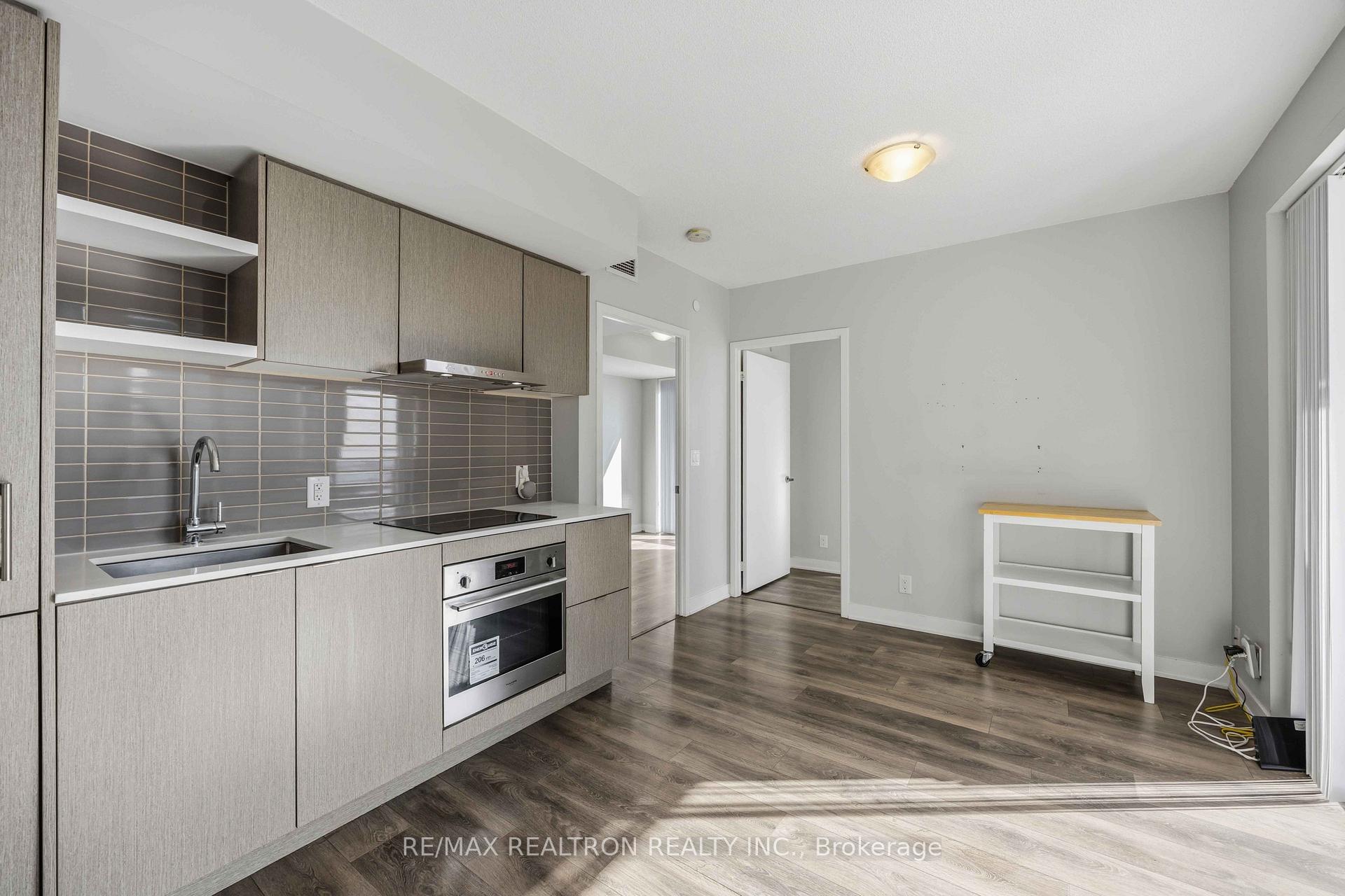 Photo 11 of Unit 1410, 88 Harbour Street, Toronto, Waterfront Communities — HOMEH