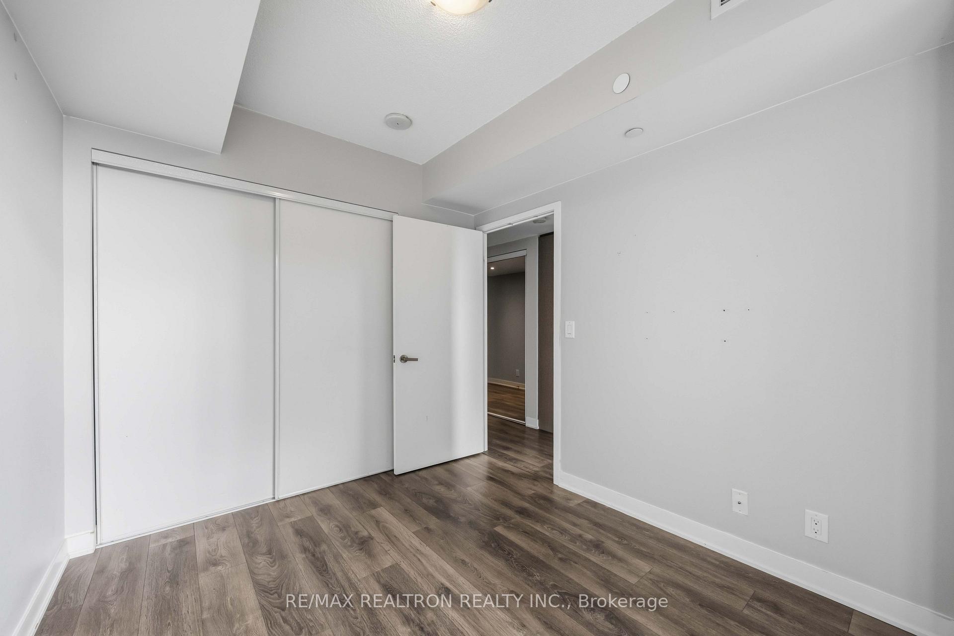 Photo 16 of Unit 1410, 88 Harbour Street, Toronto, Waterfront Communities — HOMEH