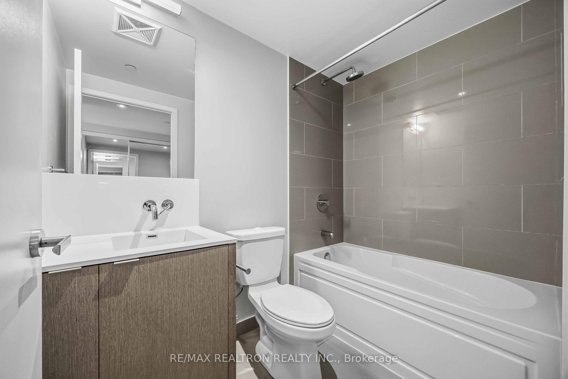 Photo 19 of Unit 1410, 88 Harbour Street, Toronto, Waterfront Communities — HOMEH