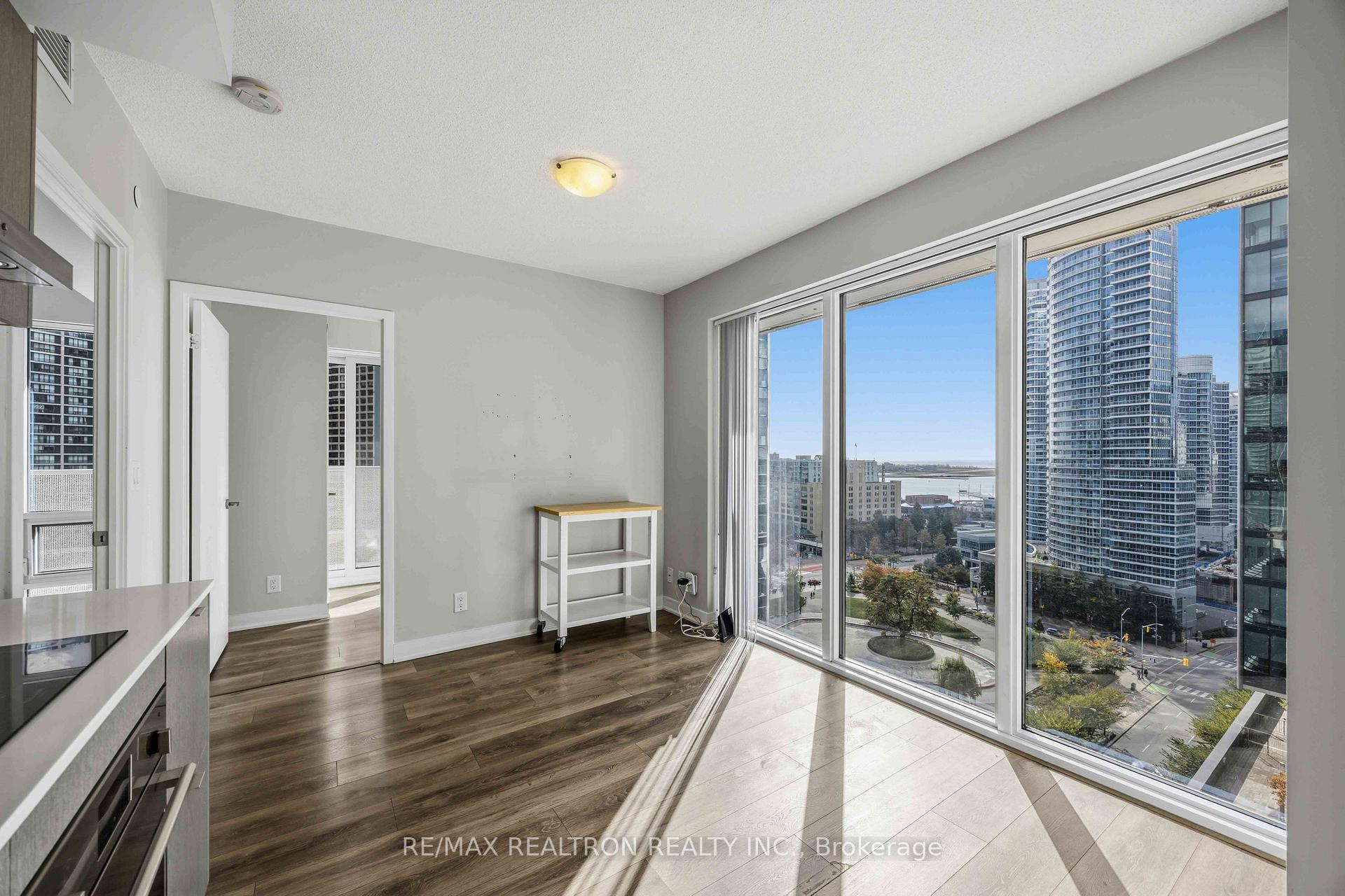Photo 20 of Unit 1410, 88 Harbour Street, Toronto, Waterfront Communities — HOMEH