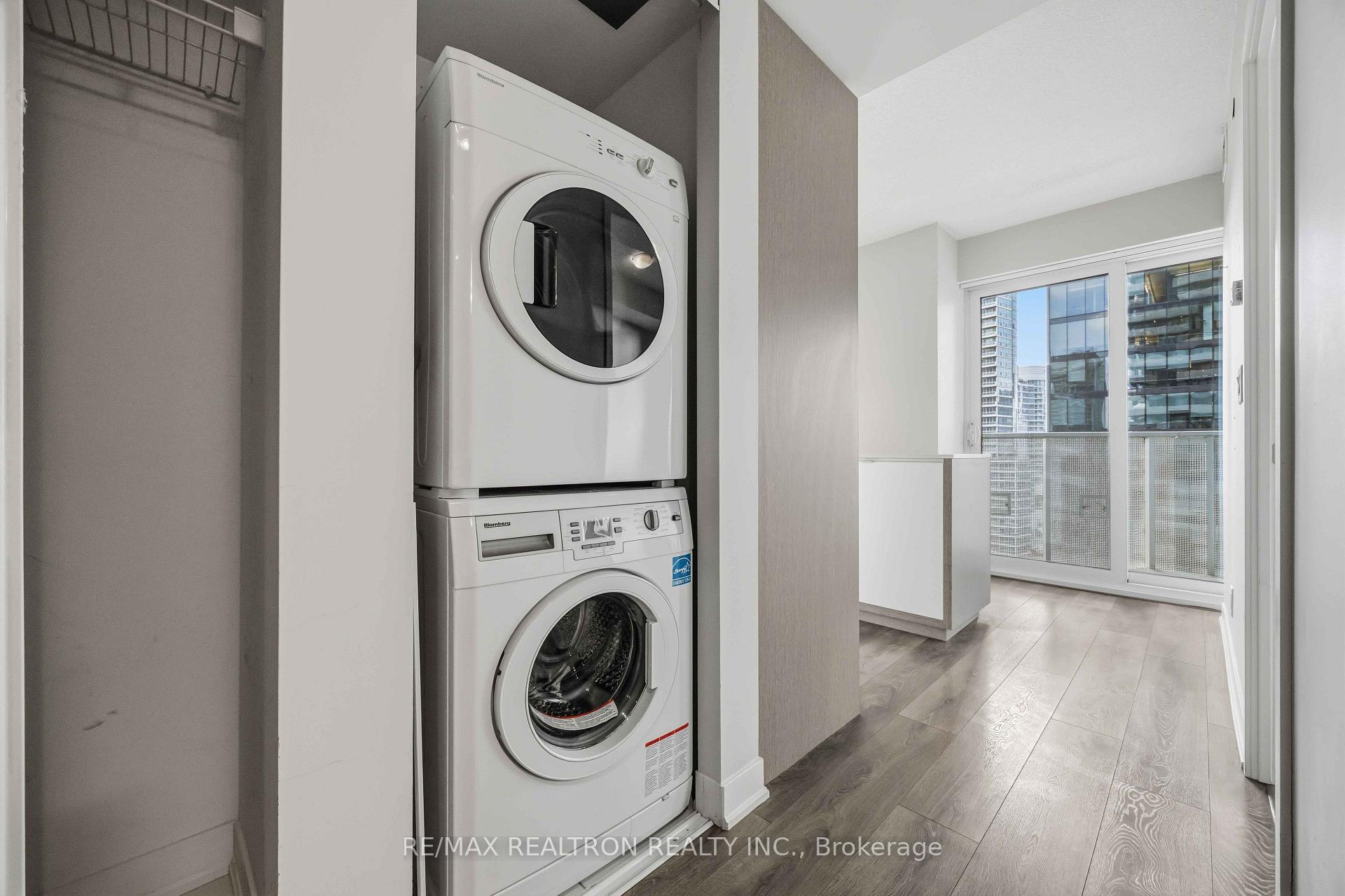 Photo 22 of Unit 1410, 88 Harbour Street, Toronto, Waterfront Communities — HOMEH