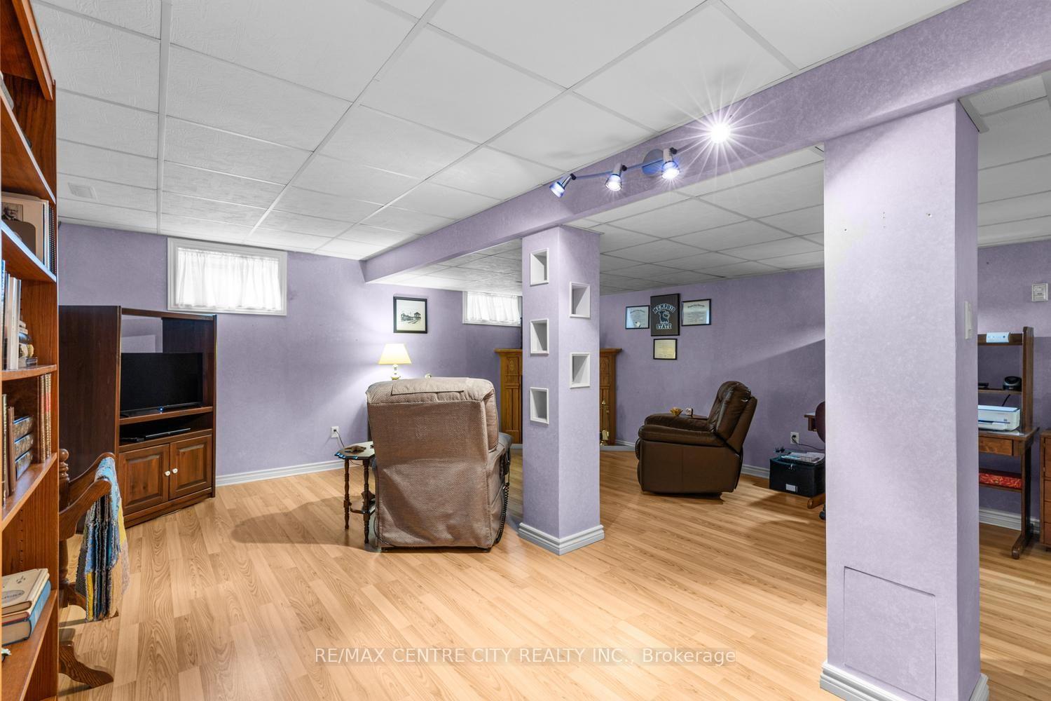 Photo 23 of 463 Exmouth Circle, London, East I — HOMEH