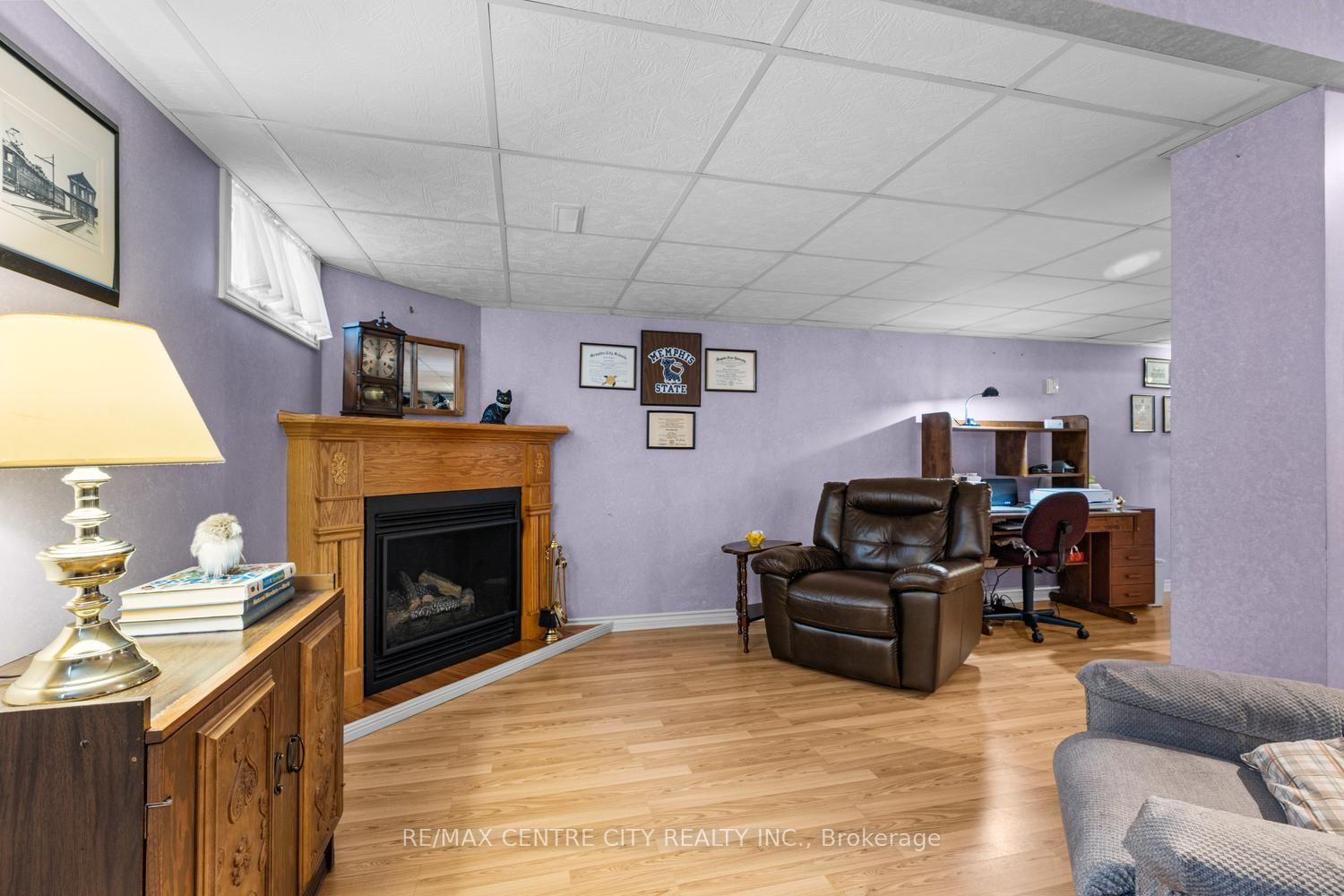 Photo 24 of 463 Exmouth Circle, London, East I — HOMEH