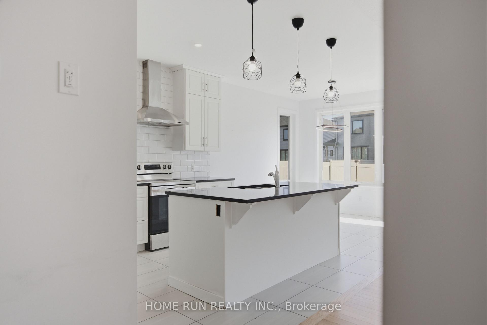 Photo 9 of 834 Paseana Place, Ottawa, Kanata - Emerald Meadows/Trailwest — HOMEH