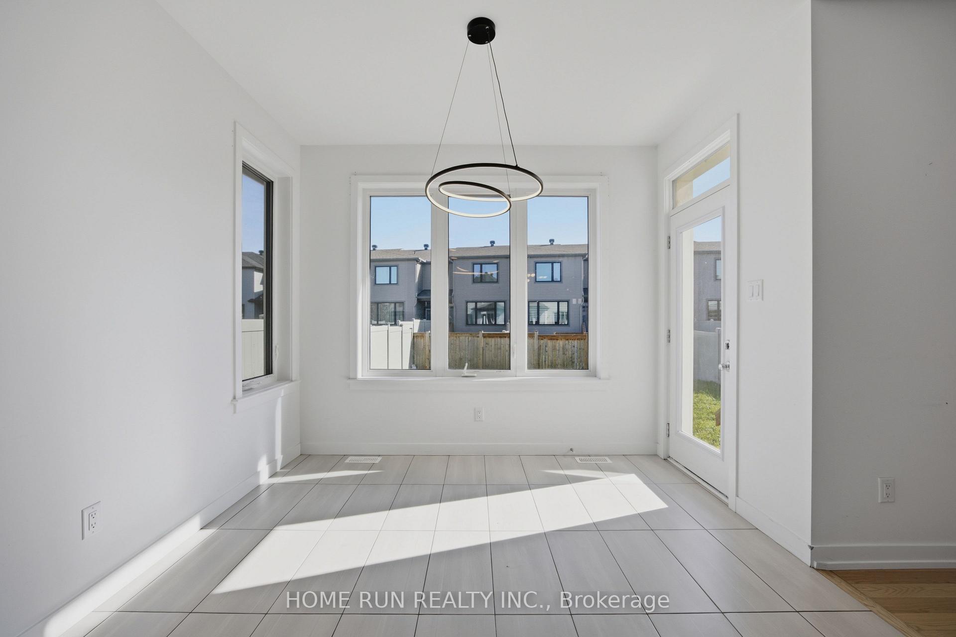 Photo 12 of 834 Paseana Place, Ottawa, Kanata - Emerald Meadows/Trailwest — HOMEH