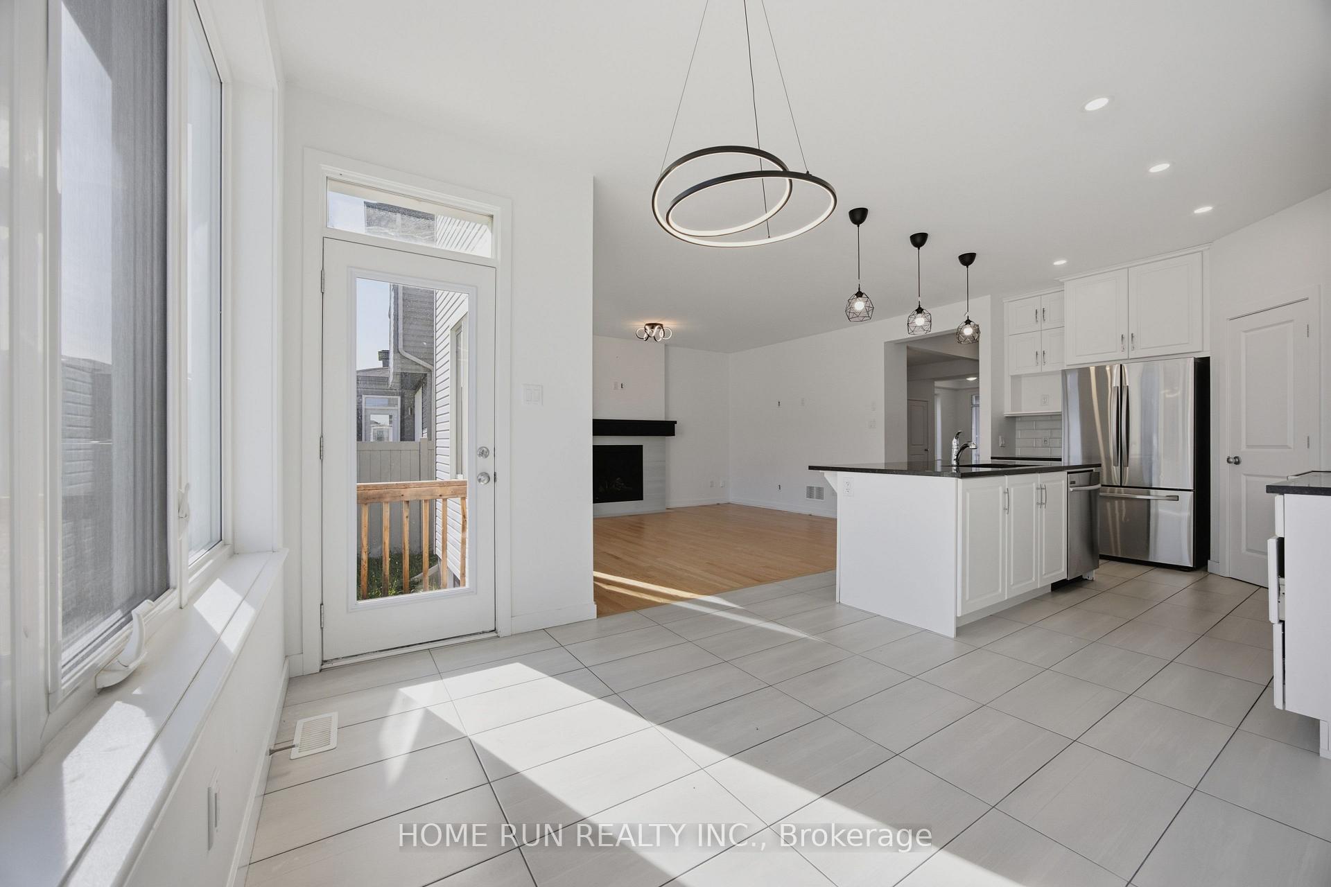 Photo 13 of 834 Paseana Place, Ottawa, Kanata - Emerald Meadows/Trailwest — HOMEH