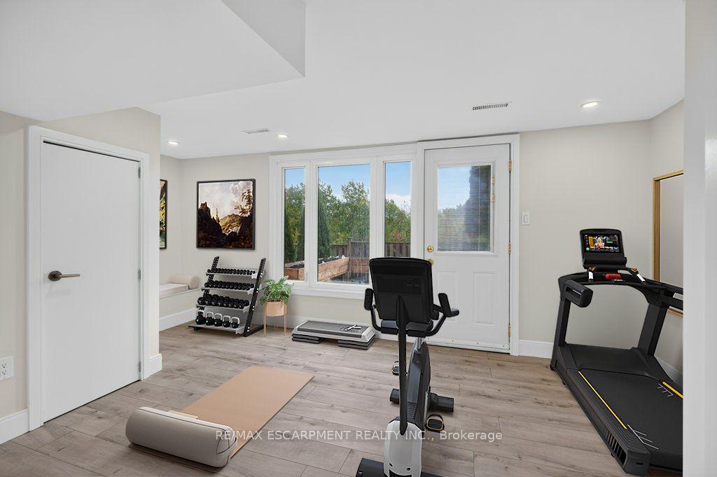 Photo 6 of 7 Briar Lane, Hamilton, Dundas — HOMEH