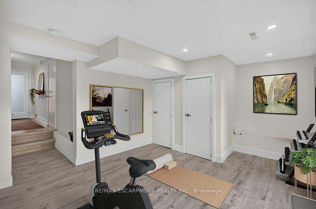 Photo 7 of 7 Briar Lane, Hamilton, Dundas — HOMEH