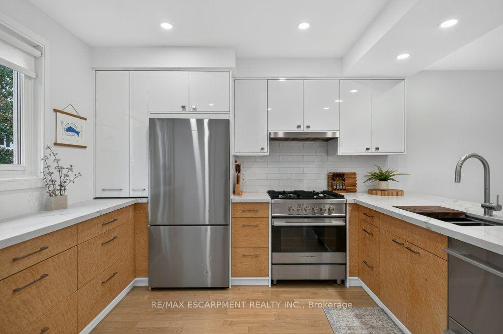 Photo 17 of 7 Briar Lane, Hamilton, Dundas — HOMEH