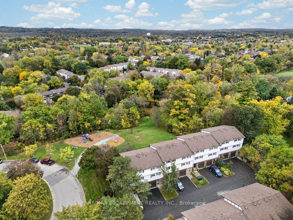 Photo 31 of 7 Briar Lane, Hamilton, Dundas — HOMEH