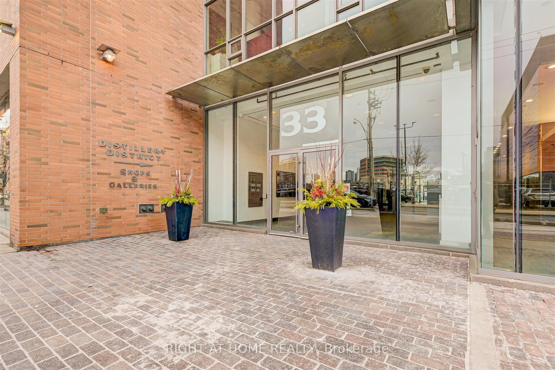 Photo 2 of Unit 1709, 33 Mill Street, Toronto, Waterfront Communities — HOMEH