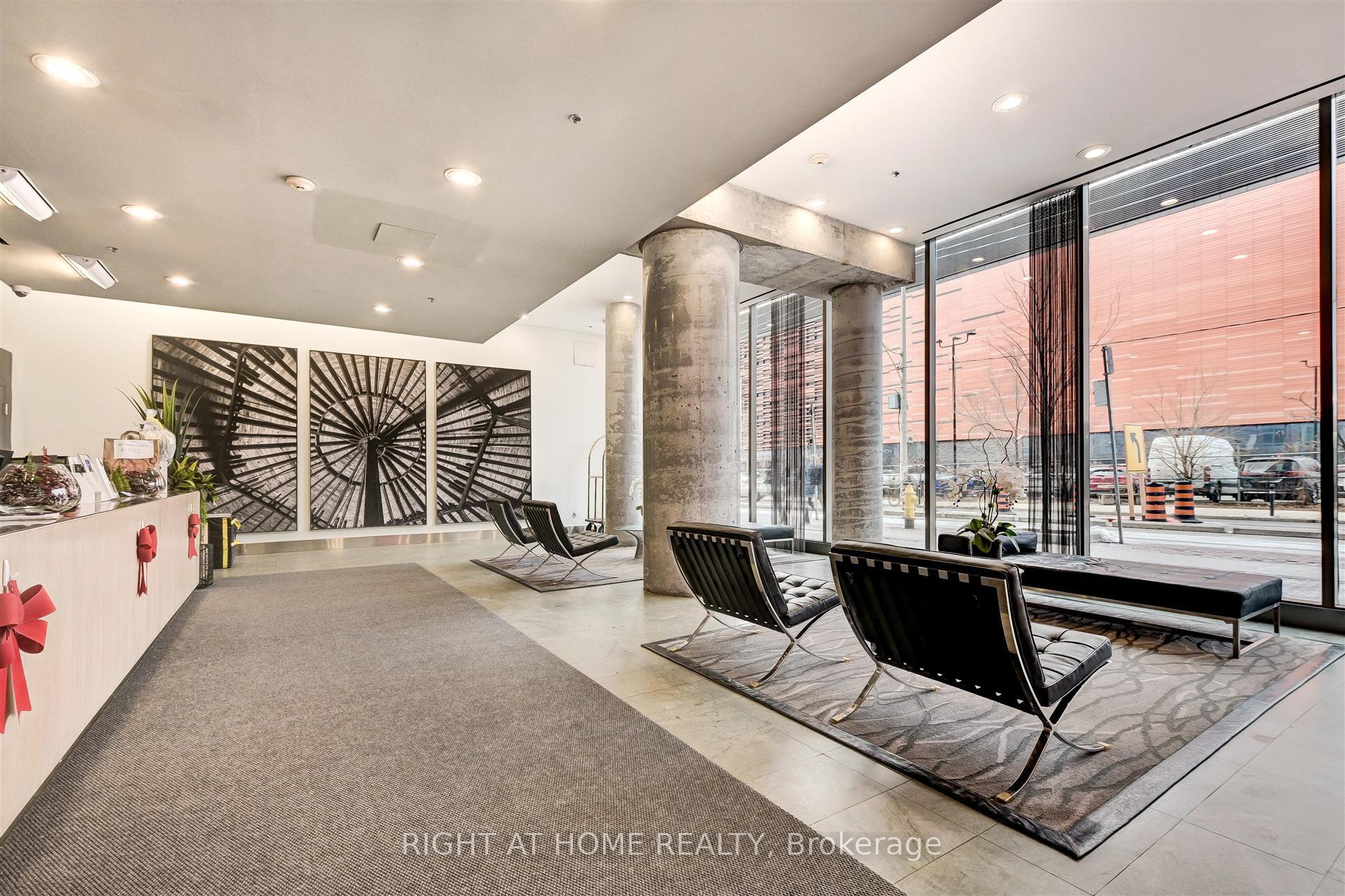 Photo 4 of Unit 1709, 33 Mill Street, Toronto, Waterfront Communities — HOMEH