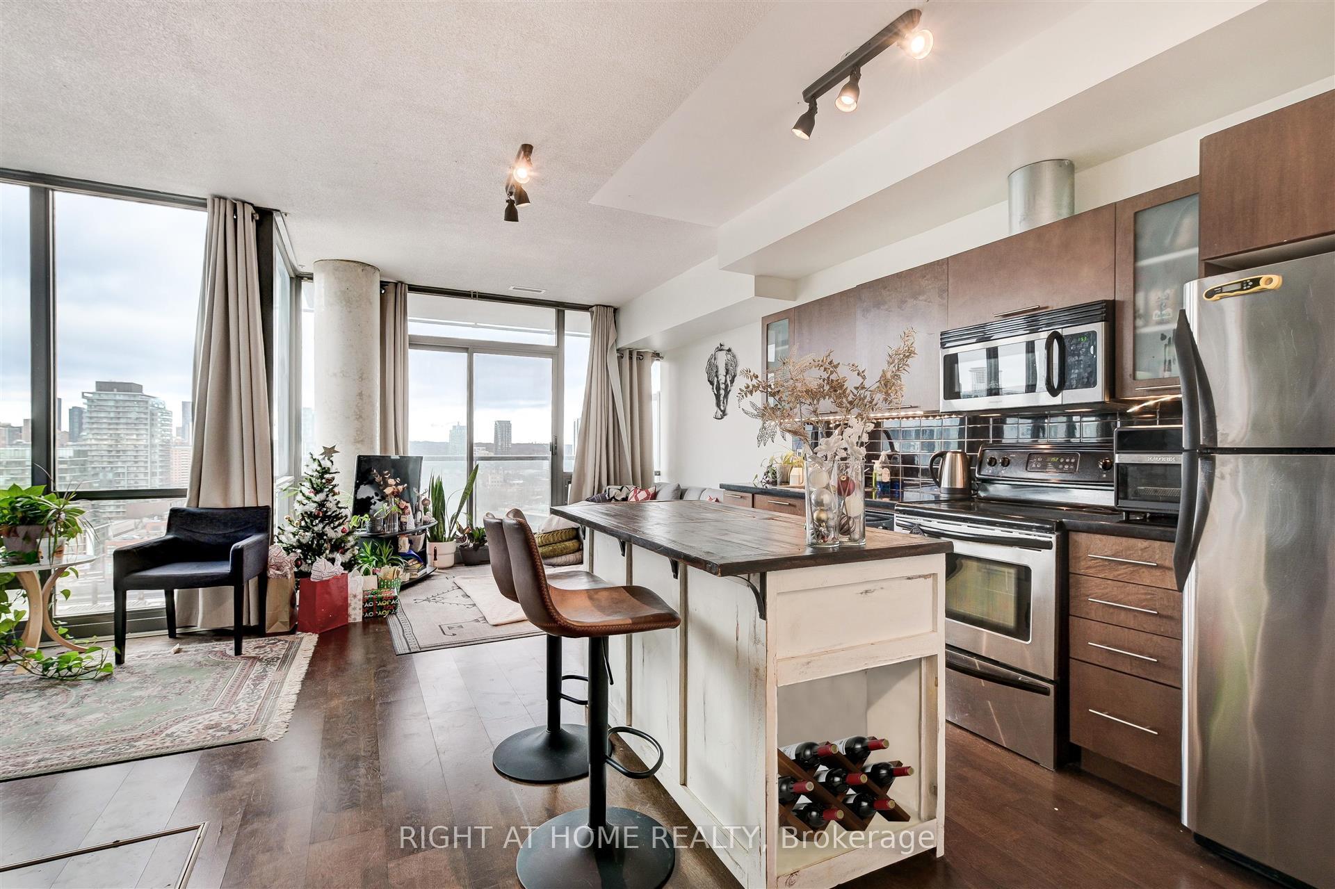 Photo 6 of Unit 1709, 33 Mill Street, Toronto, Waterfront Communities — HOMEH