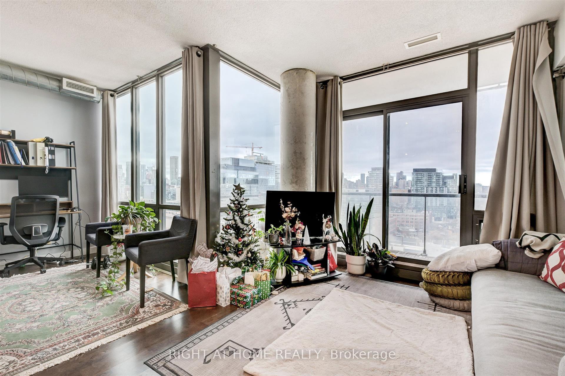 Photo 10 of Unit 1709, 33 Mill Street, Toronto, Waterfront Communities — HOMEH
