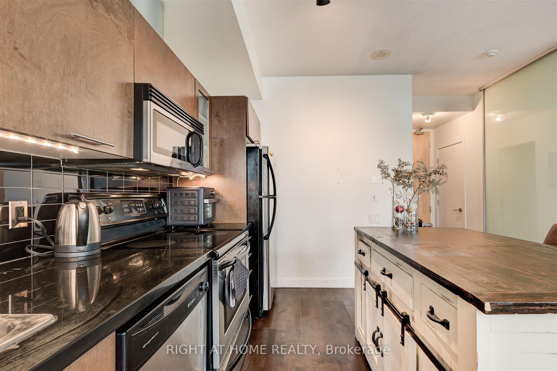 Photo 18 of Unit 1709, 33 Mill Street, Toronto, Waterfront Communities — HOMEH