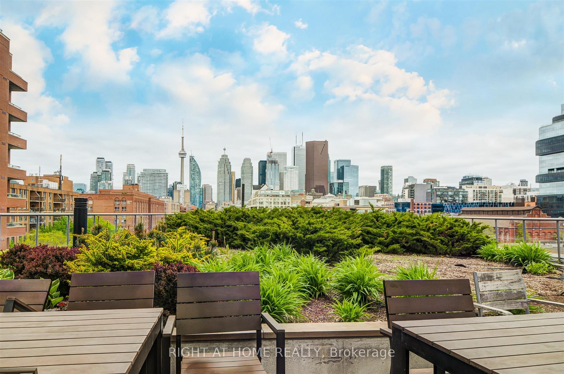 Photo 32 of Unit 1709, 33 Mill Street, Toronto, Waterfront Communities — HOMEH