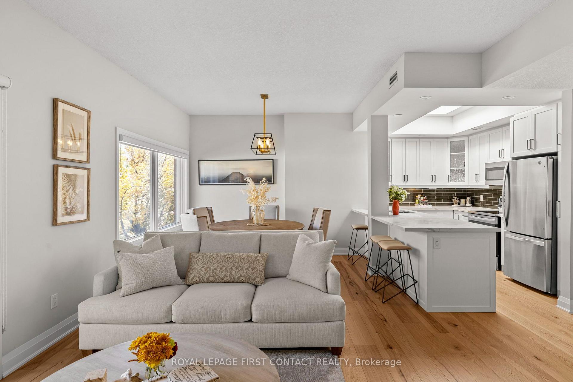 Photo 9 of Unit 308, 21 Kempenfelt Drive, Barrie, North Shore — HOMEH