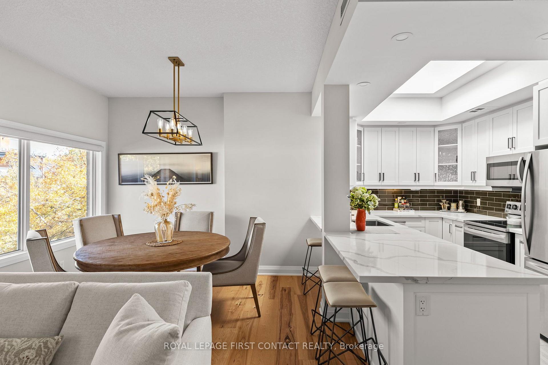 Photo 10 of Unit 308, 21 Kempenfelt Drive, Barrie, North Shore — HOMEH
